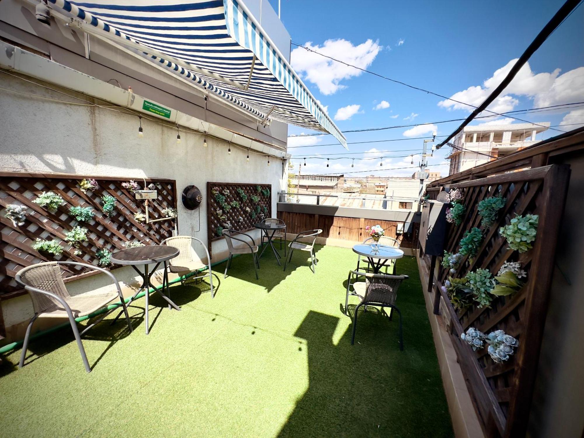Nava Hotel Erévan Extérieur photo