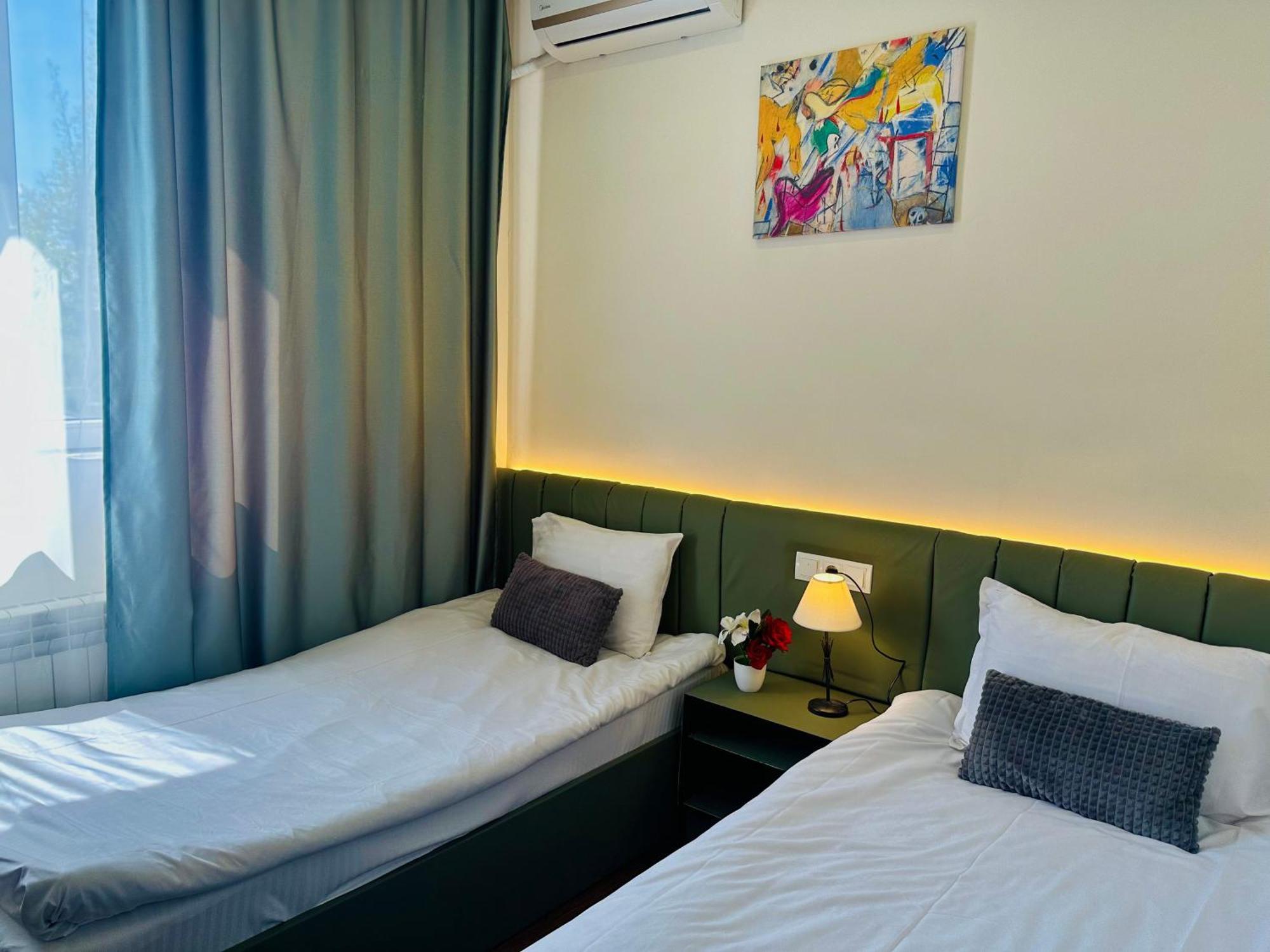 Nava Hotel Erévan Extérieur photo
